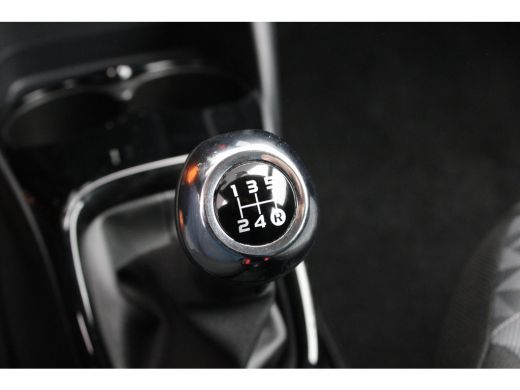 Peugeot 108 1.0 e-VTi Allure | Navi by app | Camera | Climate control | Bluetooth | 29.500km | Lichtmetaal | ActivLease financial lease