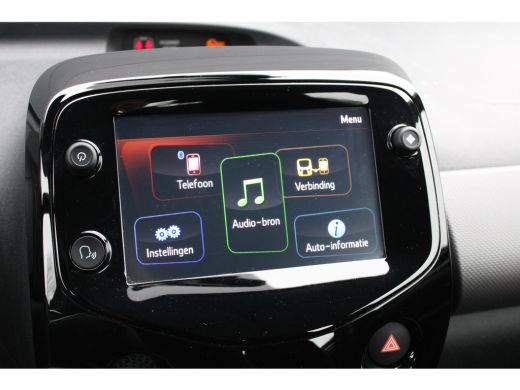 Peugeot 108 1.0 e-VTi Allure | Navi by app | Camera | Climate control | Bluetooth | 29.500km | Lichtmetaal | ActivLease financial lease