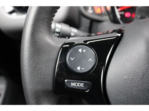 Peugeot 108 1.0 e-VTi Allure | Navi by app | Camera | Climate control | Bluetooth | 29.500km | Lichtmetaal | ActivLease financial lease