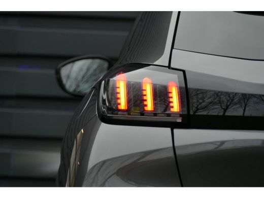 Peugeot 208 1.2 PURETECH 100PK 5-DRS ALLURE / NAVI / LED / CLIMA / PDC / 16"LMV / KEYLESS / WINTERPAKKET / BL... ActivLease financial lease