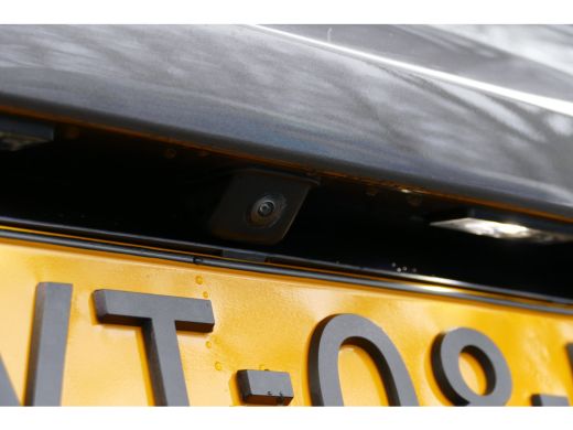 Peugeot 208 1.2 PURETECH 100PK 5-DRS ALLURE / NAVI / LED / CLIMA / PDC / 16"LMV / KEYLESS / WINTERPAKKET / BL... ActivLease financial lease