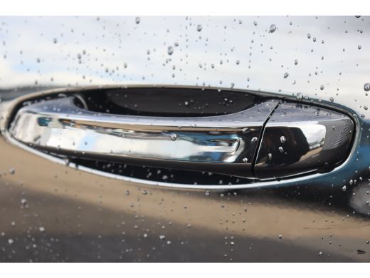 Peugeot e-3008 73KWH GT AVANTAGE 214PK / NAVI / LEDER / CLIMA / FULL-LED / 19" LMV / KEYLESS / WARMTEPOMP / PANO... ActivLease financial lease