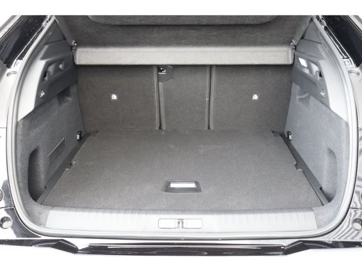 Peugeot e-3008 73KWH GT AVANTAGE 214PK / NAVI / LEDER / CLIMA / FULL-LED / 19" LMV / KEYLESS / WARMTEPOMP / PANO... ActivLease financial lease