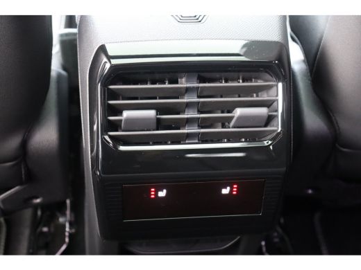 Peugeot e-3008 73KWH GT AVANTAGE 214PK / NAVI / LEDER / CLIMA / FULL-LED / 19" LMV / KEYLESS / WARMTEPOMP / PANO... ActivLease financial lease