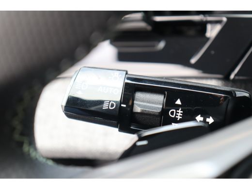 Peugeot e-3008 73KWH GT AVANTAGE 214PK / NAVI / LEDER / CLIMA / FULL-LED / 19" LMV / KEYLESS / WARMTEPOMP / PANO... ActivLease financial lease