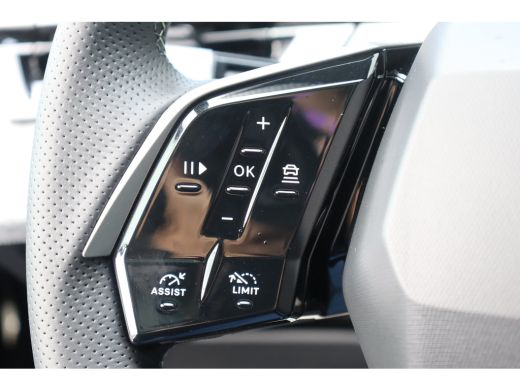 Peugeot e-3008 73KWH GT AVANTAGE 214PK / NAVI / LEDER / CLIMA / FULL-LED / 19" LMV / KEYLESS / WARMTEPOMP / PANO... ActivLease financial lease