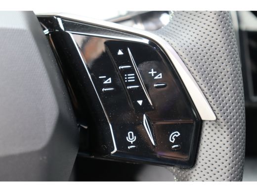 Peugeot e-3008 73KWH GT AVANTAGE 214PK / NAVI / LEDER / CLIMA / FULL-LED / 19" LMV / KEYLESS / WARMTEPOMP / PANO... ActivLease financial lease