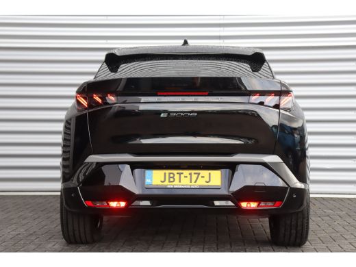 Peugeot e-3008 73KWH GT AVANTAGE 214PK / NAVI / LEDER / CLIMA / FULL-LED / 19" LMV / KEYLESS / WARMTEPOMP / PANO... ActivLease financial lease
