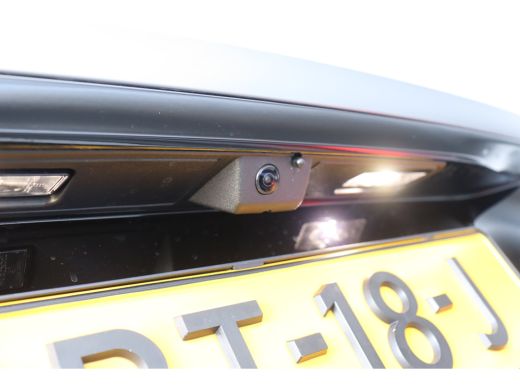 Peugeot e-3008 73KWH GT AVANTAGE 214PK / NAVI / LEDER / CLIMA / FULL-LED / 19" LMV / KEYLESS / WARMTEPOMP / PANO... ActivLease financial lease