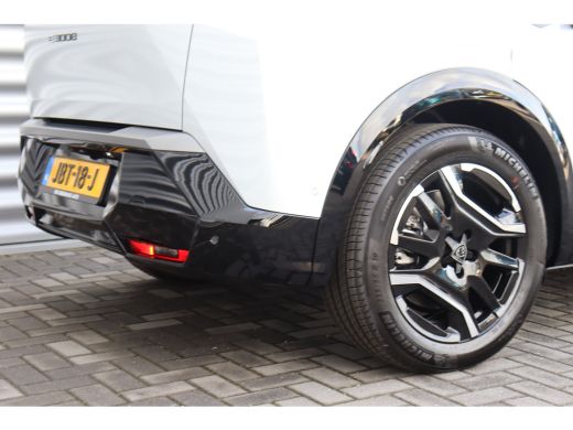 Peugeot e-3008 73KWH GT AVANTAGE 214PK / NAVI / LEDER / CLIMA / FULL-LED / 19" LMV / KEYLESS / WARMTEPOMP / PANO... ActivLease financial lease