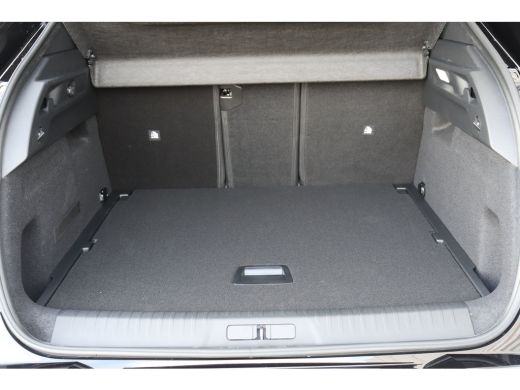 Peugeot e-3008 73KWH GT AVANTAGE 214PK / NAVI / LEDER / CLIMA / FULL-LED / 19" LMV / KEYLESS / WARMTEPOMP / PANO... ActivLease financial lease