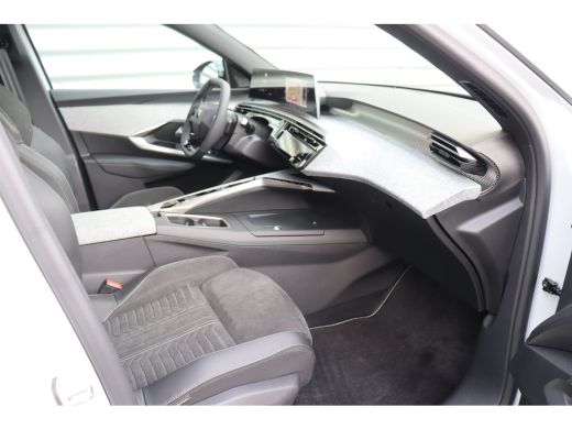 Peugeot e-3008 73KWH GT AVANTAGE 214PK / NAVI / LEDER / CLIMA / FULL-LED / 19" LMV / KEYLESS / WARMTEPOMP / PANO... ActivLease financial lease