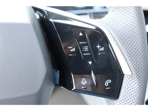 Peugeot e-3008 73KWH GT AVANTAGE 214PK / NAVI / LEDER / CLIMA / FULL-LED / 19" LMV / KEYLESS / WARMTEPOMP / PANO... ActivLease financial lease