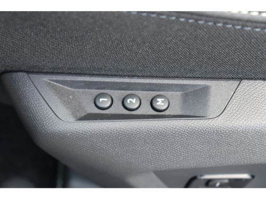 Peugeot e-5008 73KWH 210PK 7-ZITS GT AVANTAGE AUTOMAAT / NAVI / LEDER / CLIMA / FULL-LED / 19" LMV / KEYLESS / P... ActivLease financial lease