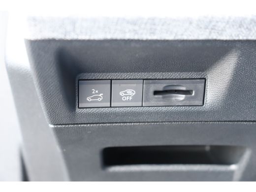 Peugeot e-5008 73KWH 210PK 7-ZITS GT AVANTAGE AUTOMAAT / NAVI / LEDER / CLIMA / FULL-LED / 19" LMV / KEYLESS / P... ActivLease financial lease