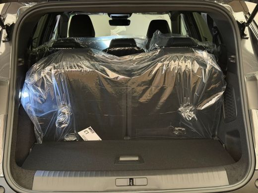 Peugeot e-5008 Allure Long Range 96 kWh Direct Beschikbaar! | Warmtepomp | Trekhaak | Navigatie | Long Range! | ... ActivLease financial lease