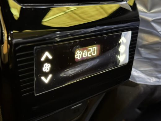 Peugeot e-5008 Allure Long Range 96 kWh Direct Beschikbaar! | Warmtepomp | Trekhaak | Navigatie | Long Range! | ... ActivLease financial lease