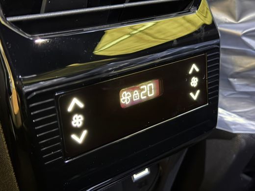 Peugeot e-5008 Allure Long Range 96 kWh Direct Beschikbaar! | Warmtepomp | Trekhaak | Navigatie | Long Range! | ... ActivLease financial lease