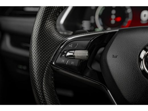 Skoda Octavia Combi 1.4 TSI iV PHEV 204 PK Sportline Business Achteruitrijcamera | Head up | Keyless entry | Ca... ActivLease financial lease