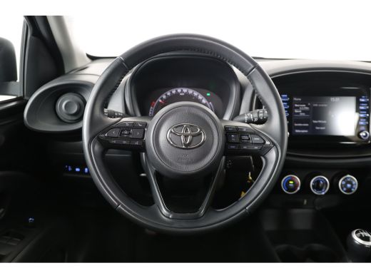 Toyota Aygo 1.0 VVT-i MT Play | 1e Eigenaar! | Navi By App | Cruise Adaptive | Airco | Camera | DAB | Bluetoo... ActivLease financial lease