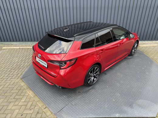 Toyota Corolla Touring Sports 2.0 Hybrid Executive / Bi tone | Schuif/-kantel dak | JBL | Head-up | Rijklaar!! ActivLease financial lease
