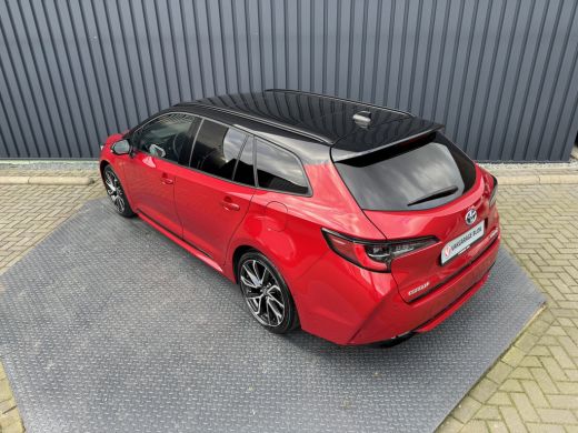 Toyota Corolla Touring Sports 2.0 Hybrid Executive / Bi tone | Schuif/-kantel dak | JBL | Head-up | Rijklaar!! ActivLease financial lease