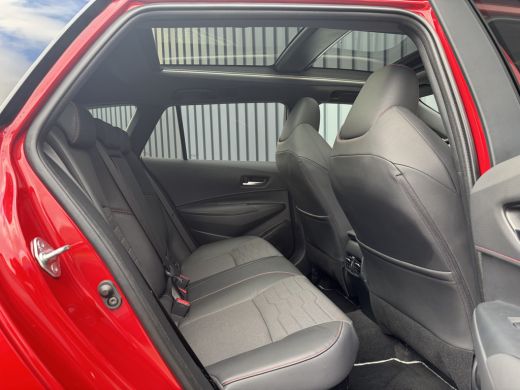 Toyota Corolla Touring Sports 2.0 Hybrid Executive / Bi tone | Schuif/-kantel dak | JBL | Head-up | Rijklaar!! ActivLease financial lease