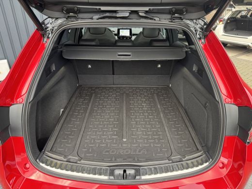 Toyota Corolla Touring Sports 2.0 Hybrid Executive / Bi tone | Schuif/-kantel dak | JBL | Head-up | Rijklaar!! ActivLease financial lease