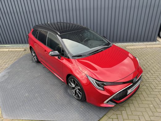 Toyota Corolla Touring Sports 2.0 Hybrid Executive / Bi tone | Schuif/-kantel dak | JBL | Head-up | Rijklaar!! ActivLease financial lease