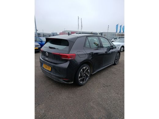 Volkswagen ID.3 Pure 45 kWh | Stoelverwarming | Climatronic | Parkeersensoren | Apple Carplay | ActivLease financial lease