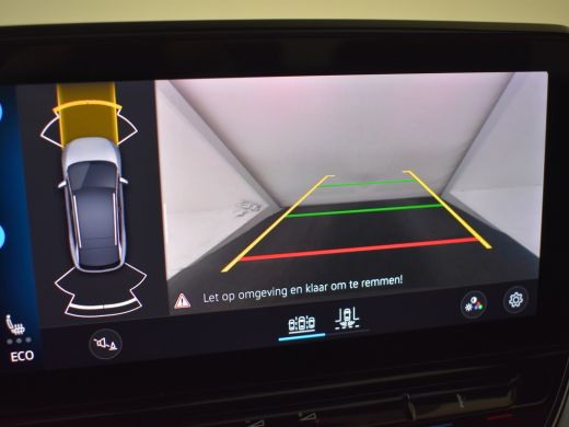 Volkswagen ID.4 Family 77 kWh 204PK | Achteruitrijcamera | warmtepomp | Panoramadak | Navigatie Apple carplay And... ActivLease financial lease