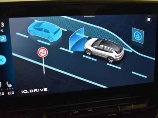 Volkswagen ID.4 Family 77 kWh 204PK | Achteruitrijcamera | warmtepomp | Panoramadak | Navigatie Apple carplay And... ActivLease financial lease