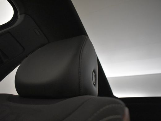 Volkswagen ID.4 Family 77 kWh 204PK | Achteruitrijcamera | warmtepomp | Panoramadak | Navigatie Apple carplay And... ActivLease financial lease