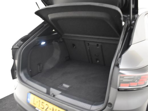 Volkswagen ID.4 Family 77 kWh 204PK | Achteruitrijcamera | warmtepomp | Panoramadak | Navigatie Apple carplay And... ActivLease financial lease