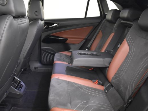 Volkswagen ID.4 Family 77 kWh 204PK | Achteruitrijcamera | warmtepomp | Panoramadak | Navigatie Apple carplay And... ActivLease financial lease