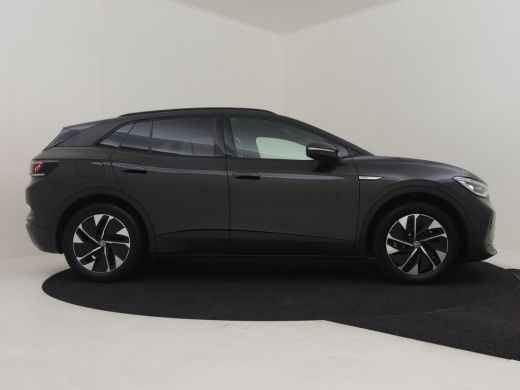 Volkswagen ID.4 Family 77 kWh 204PK | Achteruitrijcamera | warmtepomp | Panoramadak | Navigatie Apple carplay And... ActivLease financial lease