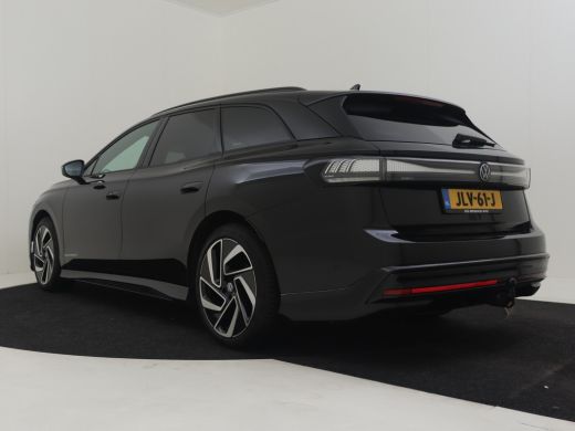 Volkswagen ID.7 Pro Limited Edition 77 kWh 286pk | Black Edition | Trekhaak elektrisch | Navigatie | Rondomzichtc... ActivLease financial lease