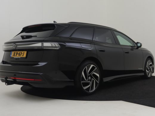 Volkswagen ID.7 Pro Limited Edition 77 kWh 286pk | Black Edition | Trekhaak elektrisch | Navigatie | Rondomzichtc... ActivLease financial lease