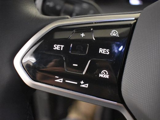 Volkswagen ID.7 Pro Limited Edition 77 kWh 286pk | Black Edition | Trekhaak elektrisch | Navigatie | Rondomzichtc... ActivLease financial lease