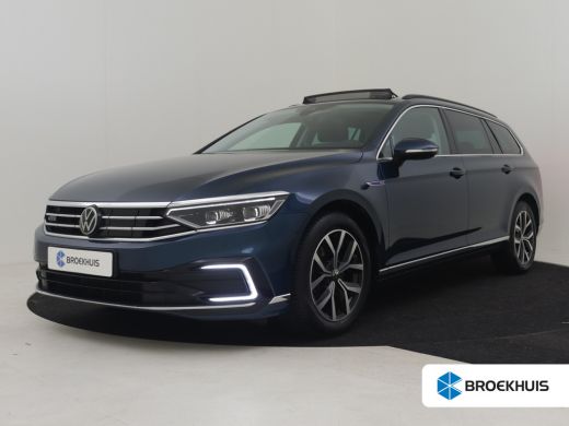 Volkswagen Passat Variant GTE Business 218pk | Dodehoekdetectie | Camera achter | Navigatie | Panorama dak | Matrix...