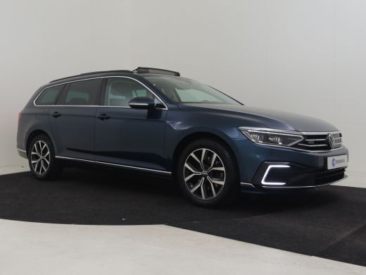 Volkswagen Passat Variant GTE Business 218pk | Dodehoekdetectie | Camera achter | Navigatie | Panorama dak | Matrix... ActivLease financial lease