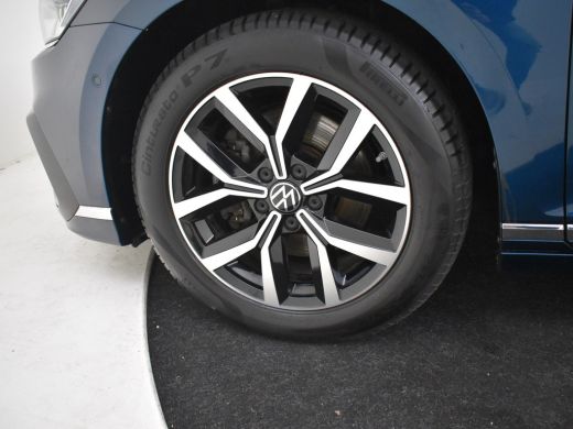 Volkswagen Passat Variant GTE Business 218pk | Dodehoekdetectie | Camera achter | Navigatie | Panorama dak | Matrix... ActivLease financial lease