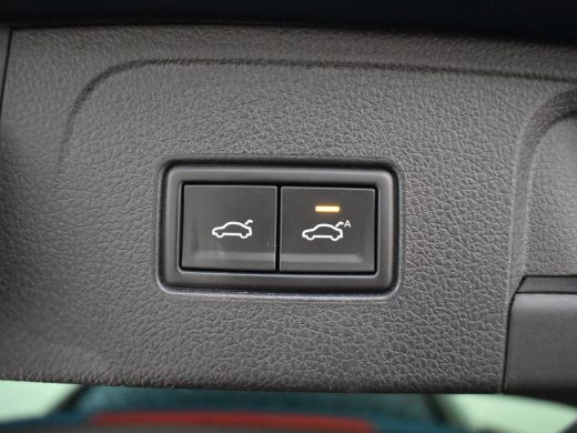 Volkswagen Passat Variant GTE Business 218pk | Dodehoekdetectie | Camera achter | Navigatie | Panorama dak | Matrix... ActivLease financial lease