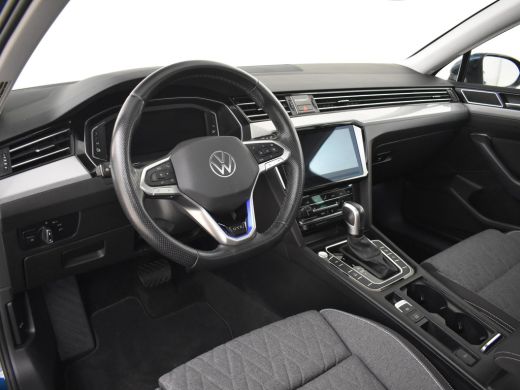 Volkswagen Passat Variant GTE Business 218pk | Dodehoekdetectie | Camera achter | Navigatie | Panorama dak | Matrix... ActivLease financial lease
