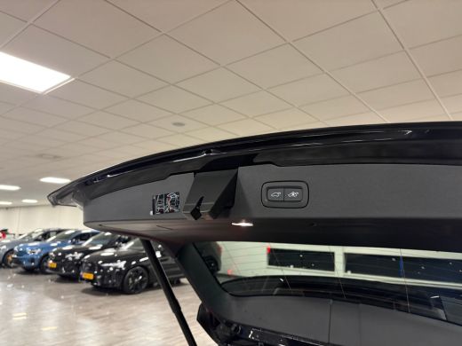 Volvo  V60 T6 AWD Recharge Ultra Dark | Trekhaak | Schuifdak | Head-Up Display | Harman Kardon | Adaptieve C... ActivLease financial lease