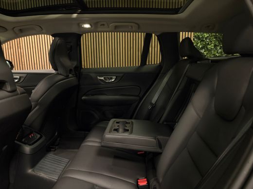 Volvo  V60 T6 AWD Recharge Ultra Dark | Trekhaak | Schuifdak | Head-Up Display | Harman Kardon | Adaptieve C... ActivLease financial lease