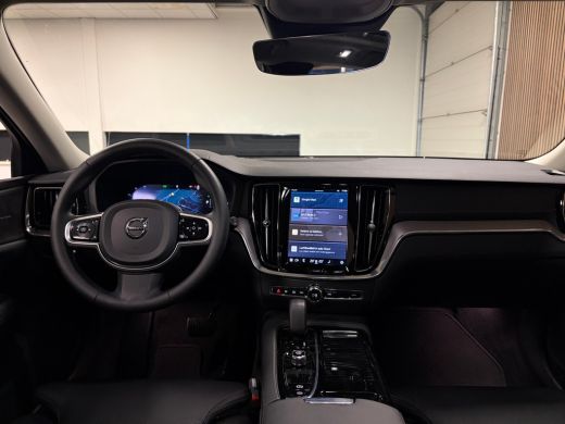 Volvo  V60 T6 AWD Recharge Ultra Dark | Trekhaak | Schuifdak | Head-Up Display | Harman Kardon | Adaptieve C... ActivLease financial lease