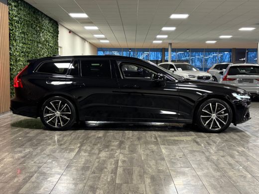 Volvo  V60 T6 AWD Recharge Ultra Dark | Trekhaak | Schuifdak | Head-Up Display | Harman Kardon | Adaptieve C... ActivLease financial lease