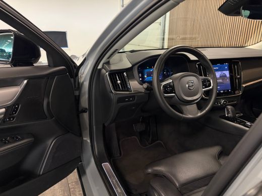 Volvo  V90 T8 AWD Recharge Ultra Ultimate Dark | Schuifdak | Trekhaak | 455pk | Head-Up Display | Harman Kar... ActivLease financial lease