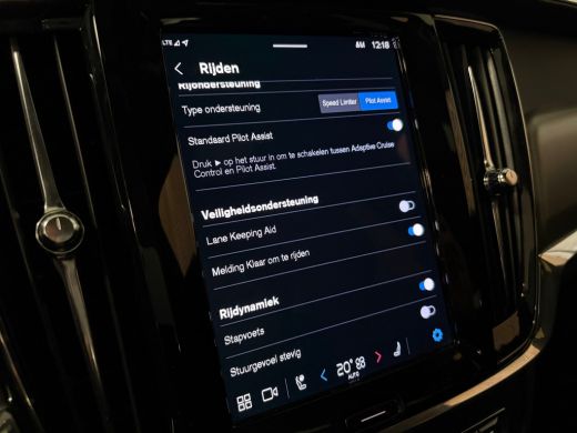 Volvo  V90 T8 AWD Recharge Ultra Ultimate Dark | Schuifdak | Trekhaak | 455pk | Head-Up Display | Harman Kar... ActivLease financial lease